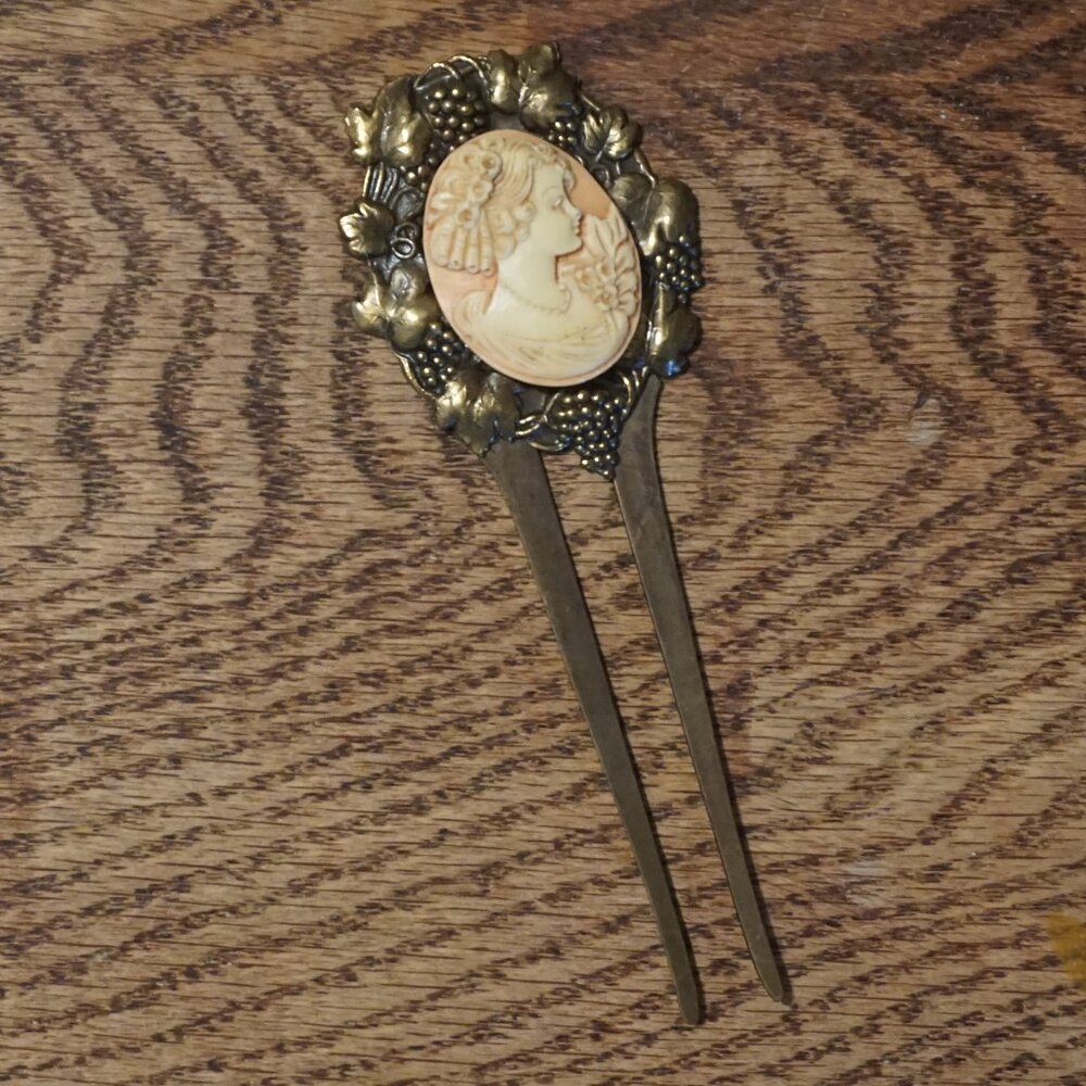 Victorian-style Cameo hair pin with grape vines